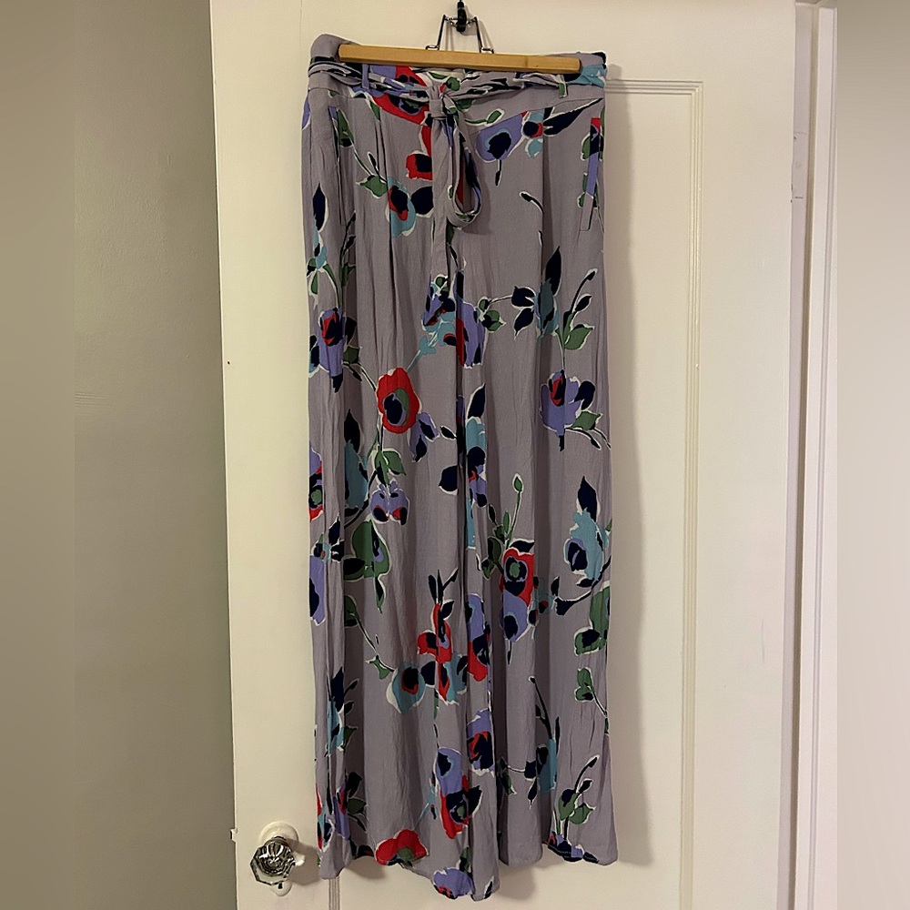 Elevenses Anthropologie sz 8, wide leg, floral, rayon pant. Sash belt & pockets.